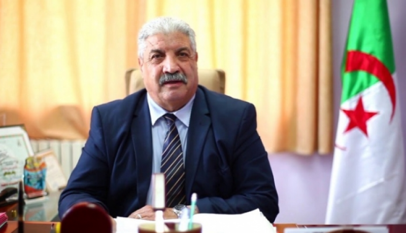 بوزيد الطيب يستلم مهامه وزيرا للتعليم العالي والبحث العلمي