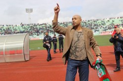 بوعكاز يطلب الجنسية الجزائرية