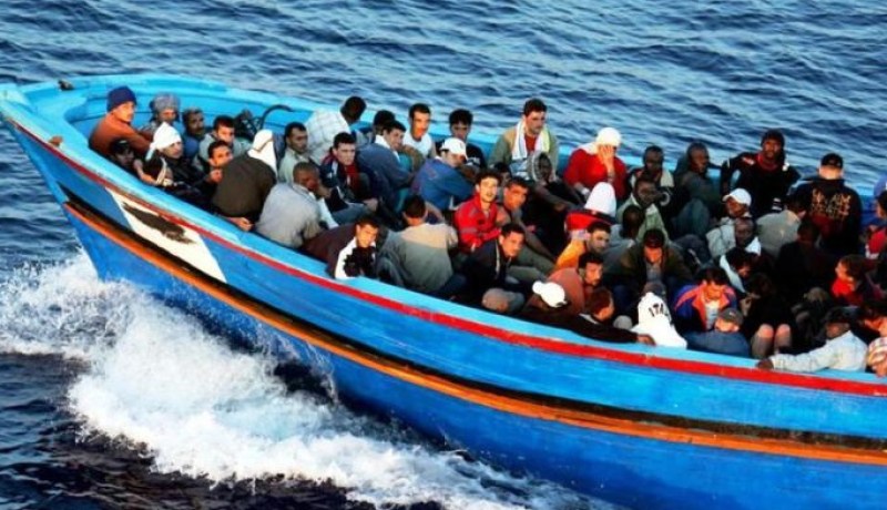 إنقاذ 700 مهاجر من 6 قوارب في ايطاليا