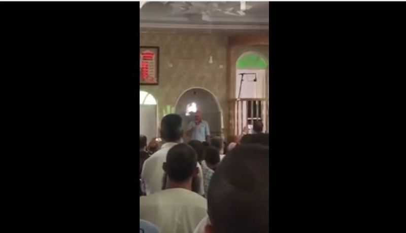 بالفيديو ..ايطالي يعتنق الإسلام بجيجل