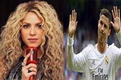 شاكيرا تقع ضحية البرتغالي كريستيانو رونالدو