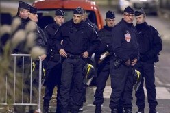 الشرطة الفرنسية تعثر على ما يشبه حزاما ناسفا جنوب باريس