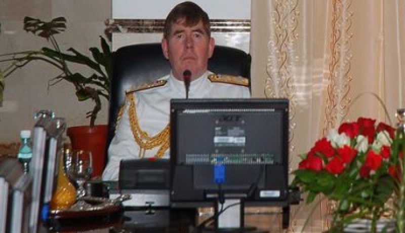 بحارة بريطانيا يستمتعون بشمسنا