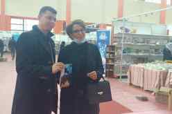 بالصور.. بن دودة تقتني باقة متنوعة وتودع صالون الكتاب