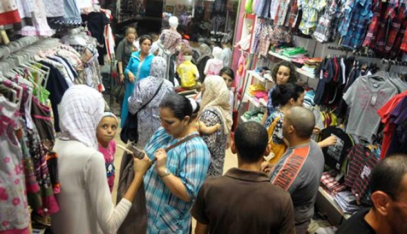 ملابس العيد نار و الشيفون قبلت الزوالية لكسوة أبنائهم