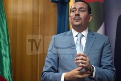 بلقاسم ساحلي يؤدي واجبه الانتخابي ويصرح “التشريعيات جزء من الحل”