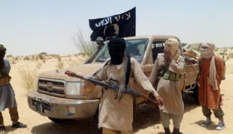 اعتقال 3 فرنسيين و مالي في مداهمات لشبكات جهادية في باريس