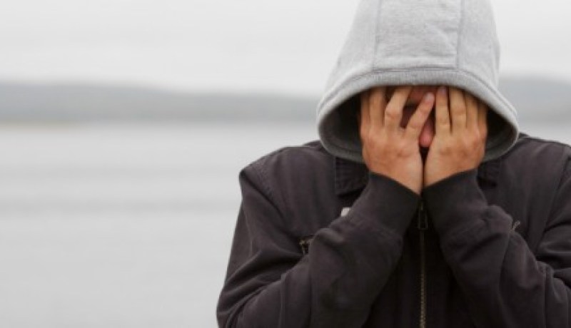 أدفع عمري وما أملك ثمنا لمن يهديني طفلا أرعاه وأتخذه ابنا