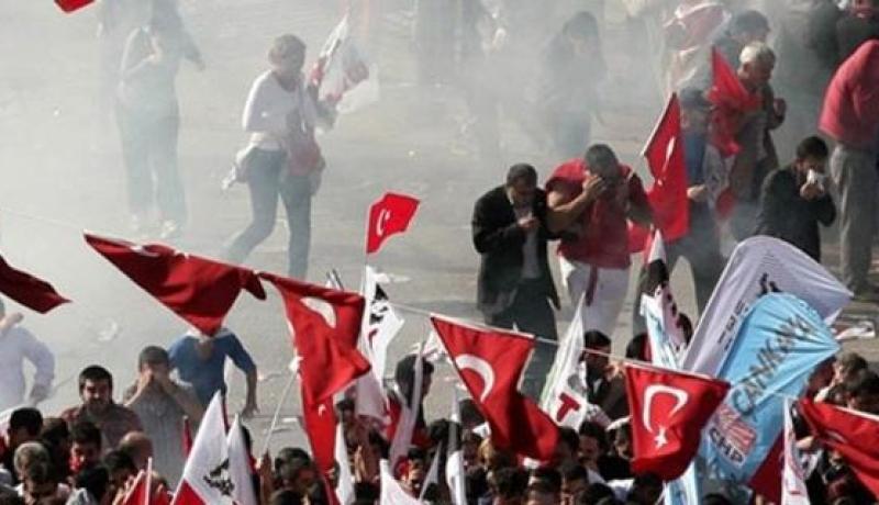 الشرطة التركية تخلي متنزه “كوجولو” في أنقرة من المحتجين