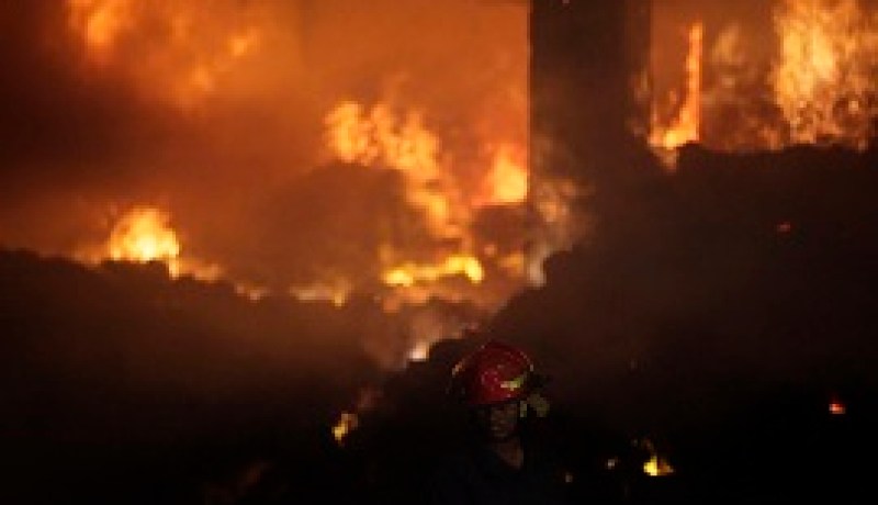 121 قتيلا على الأقل في حريق بمصنع للنسيج في دكا     ‎