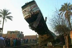 جرح 70 شخص في انحراف قطار للركاب في مصر