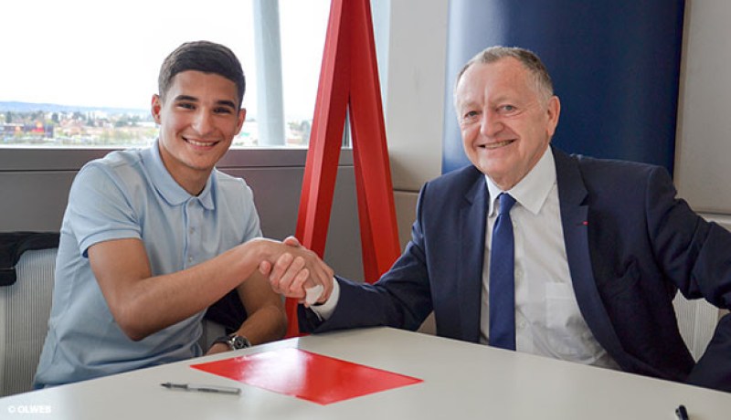 رئيس ليون يقطع الطريق على برشلونة ويتمسك بعوار