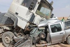 قتيل وجريح اثر اصدام سيارة بشاحنة في غليزان