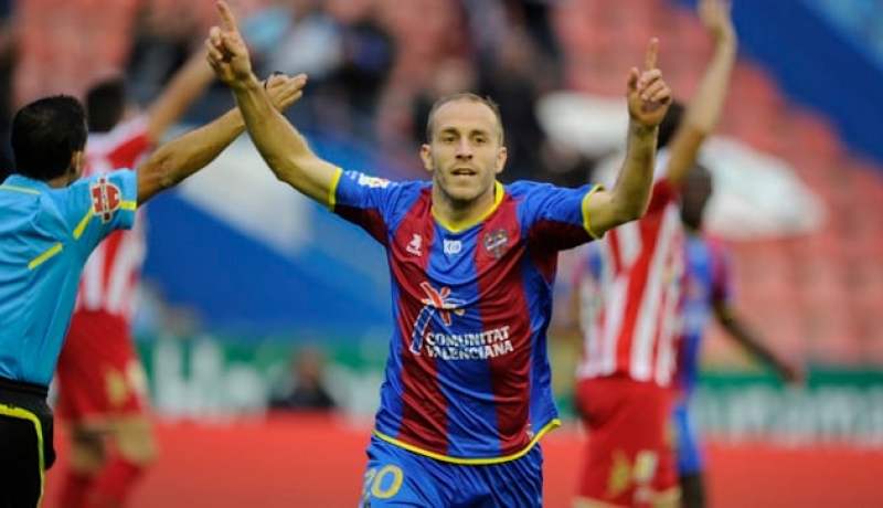 ليفانتي يعود من الأندلسي بثلاث نقاط