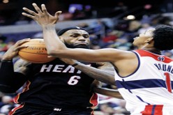 جيريمي لين يقود فريقه نيويورك نيكس الى تحقيق الفوز في كرة السلة الأميركية