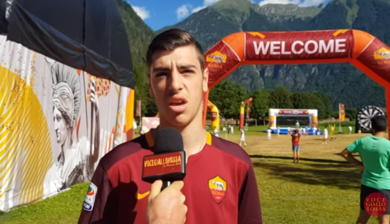 بالفيديو …أنصار روما يرحبون بقدوم محرز