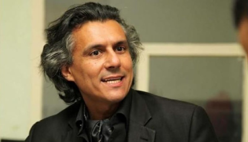 رشيد نكاز متهم بتهريب أجهزة إرسال لاسلكي