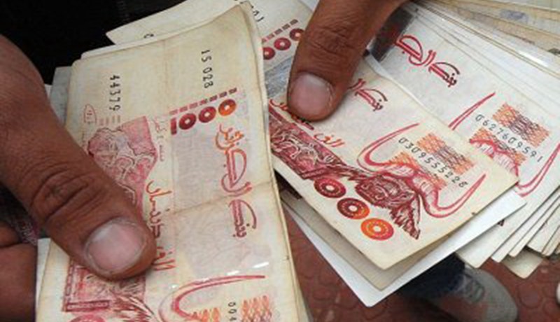 الولاة يأمرون بالتوزيع العاجل لمنحة 3 آلاف دينار على أولياء التلاميذ