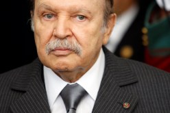 بوتفليقة يؤكد أن الجزائر ستتصدى لتداعيات انخفاض أسعار النفط بسياسة نمو اقتصادي حكيمة