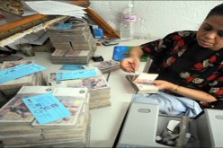 الاقتصاد التونسي تكبد خسائر بنحو 1.8 مليار دولار خلال 2011