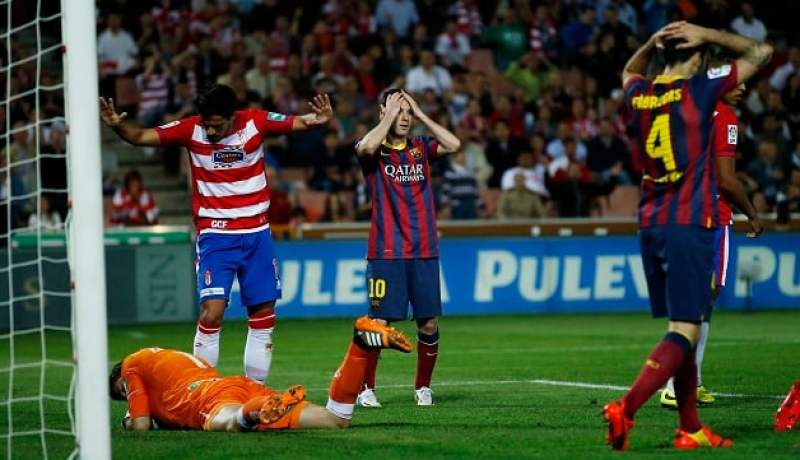 الجزائري براهيمي يعمق جراح العملاق برشلونة