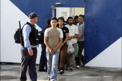 قوات الاحتلال الإسرائيلي تأسر ثلاثة فلسطينين خلال عمليات دهم في الخليل بالضفة الغربية