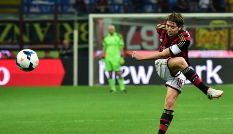 ميلان يفوز على كاتانيا ويواصل صحوته المتأخرة