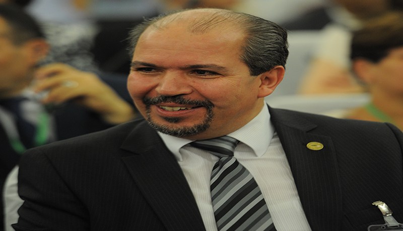 عيسى يختار أئمة المساجد