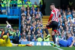 سندرلاند يهزم تشيلسي ويحرمه من صدارة البريميرليغ