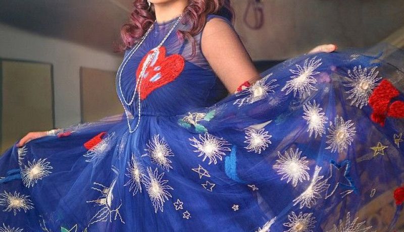 صور أحلام في نفس الثوب مع مجموعة من النجمات