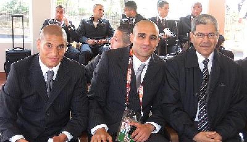 وزير الشباب و الرياضة الجزائري جيار يقدم تشجيعاته لمنتخب الخضر