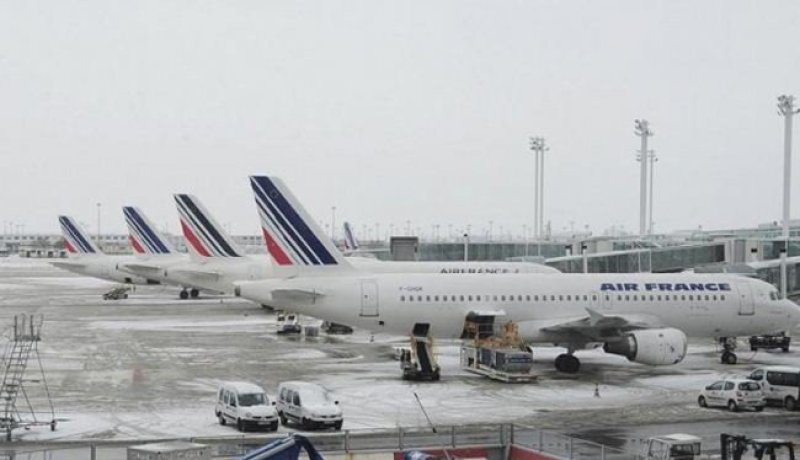 تذبذب حركة الطيران المدني في باريس بسب إضراب موظفي المطارات