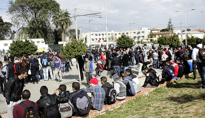7 جرحى بعد هجوم عصابة على تلاميذ ثانوية في الرويسات بورڤلة