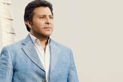 فيديو مفاجئ هاني شاكر يخرج عن الرسميات ويقلد فنان من هو