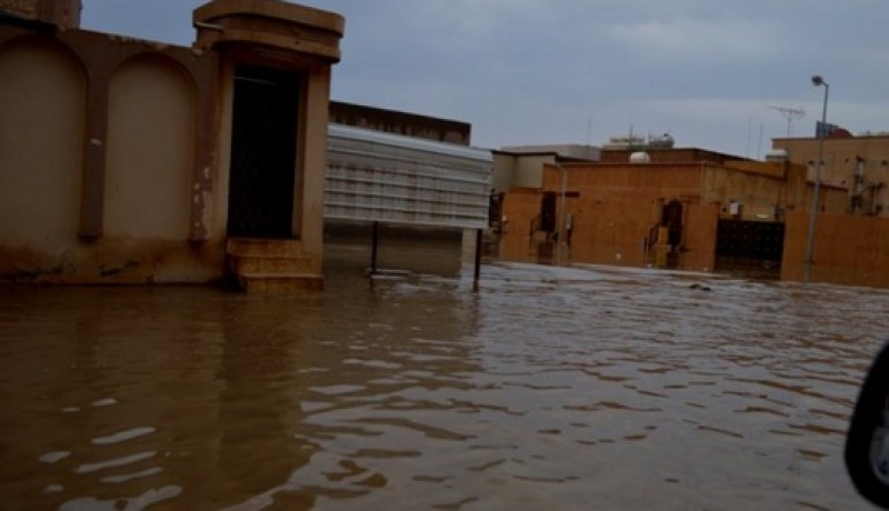 شلل في حفر الباطن السعودية بسبب الأمطار