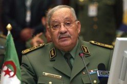 قايد صالح يشرف على تنصيب القائد الجديد للحرس الجمهوري