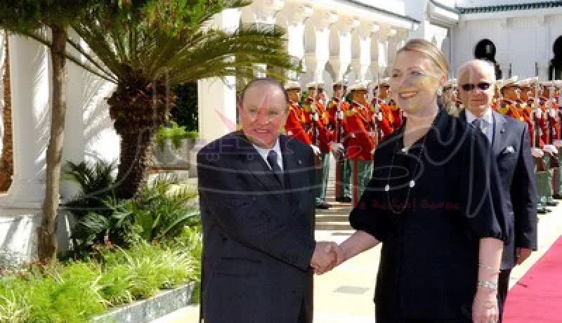 بوتفليقة يستقبل كاتبة الدولة الأمريكية كلينتون