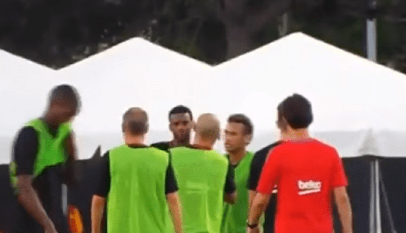 بالفيديو- نيمار يتشاجر ويرمي قميص البارصا!