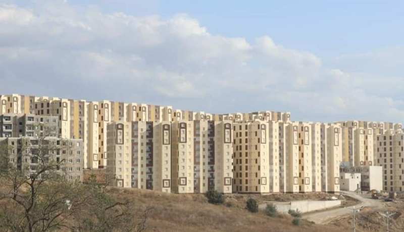 مواطنون يحتجون بعد الإعلان عن قائمة السكنات في عين دزاريت بتيارت