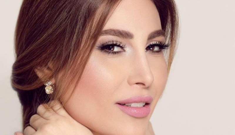 بالفيديو…الفنّانة يارا تحيي حفل زفاف جزائري بأغنية دحمان الحراشي