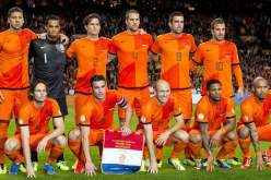 فان غال يكشف لائحة أولية للطواحين الهولندية