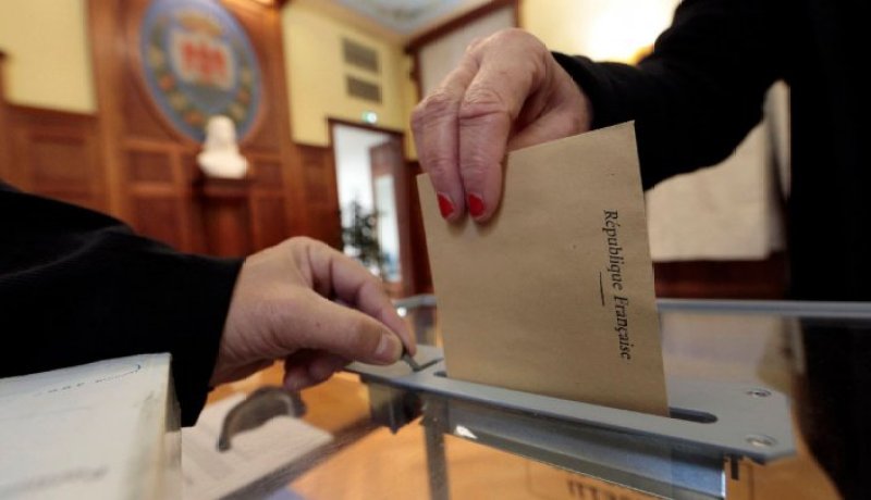 مراكز الإقتراع تفتح أبوابها للناخبين في الدور الأول للإنتخابات الإقليمية بفرنسا