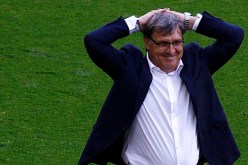 تاتا مارتينو يتقدم باستقالته من تدريب برشلونة بعد موسم خال من الألقاب