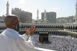 تأشيرات الحج والعمرة مجانا وكل من يتقاضى عليها أموالا فهو سارق