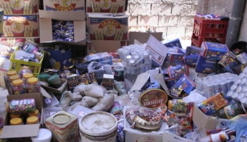 ضبط 10 قناطير من المواد الغذائية وتوقيف 9 مهاجرين غير شرعيين بالجزائر