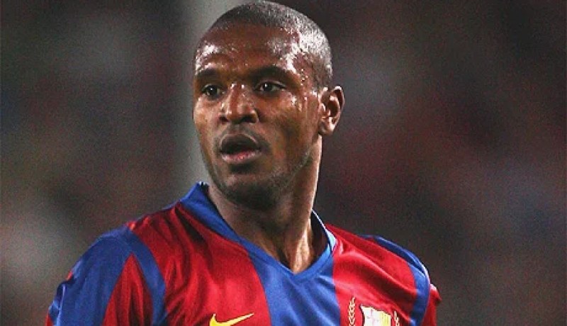 مدافع برشلونة ابيدال يعاود التمارين