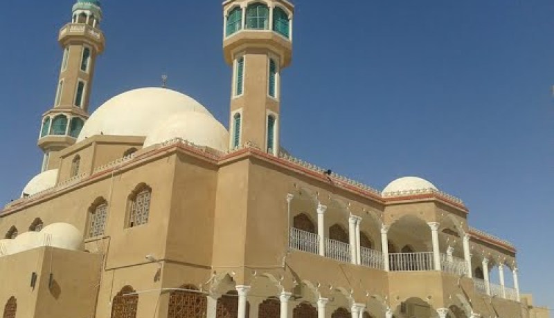 رعية أمريكي يشهر إسلامه في الوادي ويختار اسم محمد