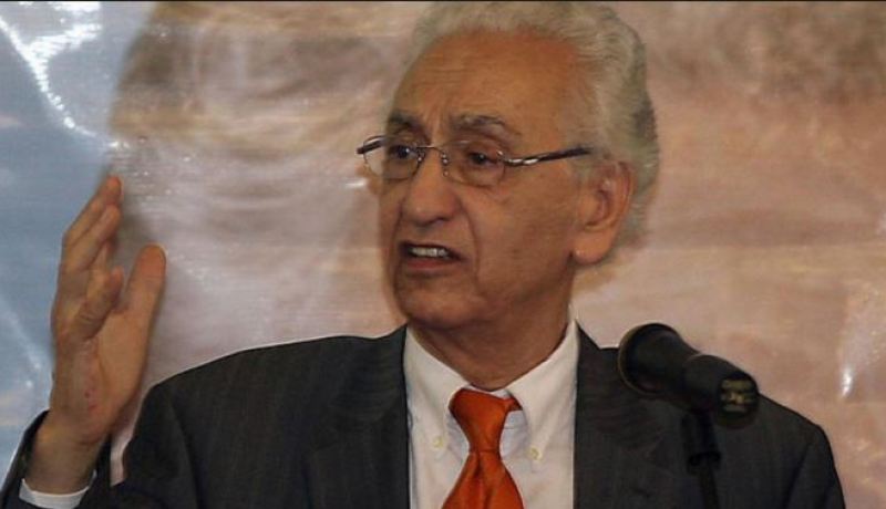 تشييع جنازة آيت أحمد الجمعة المقبل بمسقط رأسه