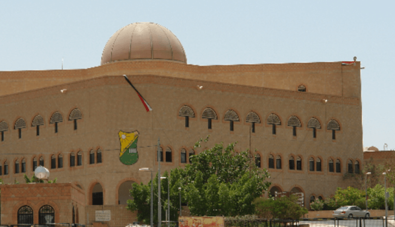 انفجار عنيف يهز كلية الآداب بجامعة صنعاء