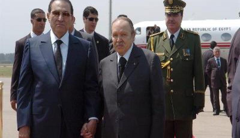 مبـارك يـؤدي واجـب الأخــوة